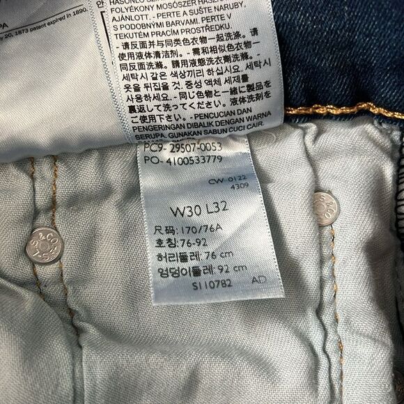 Levi’s 502 Taper Fit Medium Wash Jean Size 30 - Picture 5 of 8